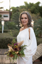 Carregar imagem no visualizador da galeria, Kaftan Bufante Ombro Só Branco