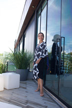 Load image into Gallery viewer, Kaftan Slim Midi Preto e Branco