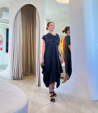Carregar imagem no visualizador da galeria, Vestido Iara com Gola Preto