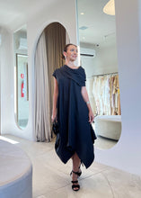 Carregar imagem no visualizador da galeria, Vestido Iara com Gola Preto