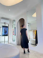 Carregar imagem no visualizador da galeria, Vestido Iara com Gola Preto