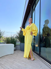 Carregar imagem no visualizador da galeria, Kaftan Bufante Amarelo + Flor