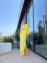 Carregar imagem no visualizador da galeria, Kaftan Bufante Amarelo + Flor