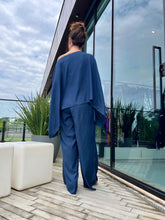 Load image into Gallery viewer, Wide Blue Linen Blouse