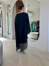 Carregar imagem no visualizador da galeria, Kaftan Simplice Barrado Mídi Preto e Fendi