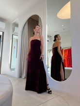Carregar imagem no visualizador da galeria, Vestido Silvia Veludo Bordô