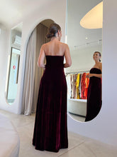 Carregar imagem no visualizador da galeria, Vestido Silvia Veludo Bordô