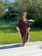 Carregar imagem no visualizador da galeria, Kaftan Búzios Marrom + Areia