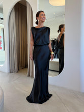 Carregar imagem no visualizador da galeria, Vestido Ava Preto