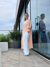 Load image into Gallery viewer, Wide White Linen Blouse