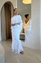 Carregar imagem no visualizador da galeria, Vestido Clarissa Pétalas Branco