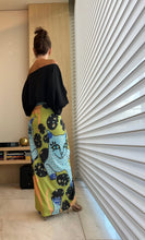 Cargar imagen en el visor de la galería, Blusa Orquídea Preta