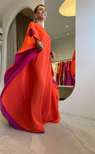 Carregar imagem no visualizador da galeria, Kaftan Simplice Flores Laranja + Rosa