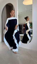 Carregar imagem no visualizador da galeria, Kaftan Bordas Azul Marinho e Bordas OFF White