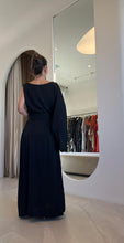 Load image into Gallery viewer, Vestido Carmelia Preto