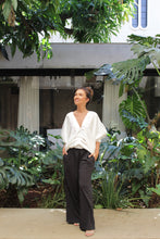 Cargar imagen en el visor de la galería, Blusa Bufante Branca