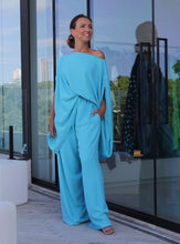 Load image into Gallery viewer, Wide Blue Linen Blouse