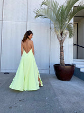Carregar imagem no visualizador da galeria, Vestido Alessandra com Decote Lima