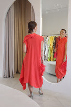 Load image into Gallery viewer, Vestido Iara com Gola Vermelho
