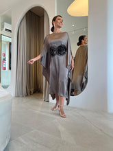 Carregar imagem no visualizador da galeria, Kaftan Lucia Bronze
