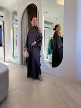 Carregar imagem no visualizador da galeria, Vestido Emily Marrom
