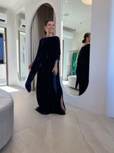 Carregar imagem no visualizador da galeria, Vestido Silvia Veludo + Capa

