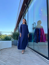 Carregar imagem no visualizador da galeria, Kaftan Moldura Midi - Azul Marinho e Branco
