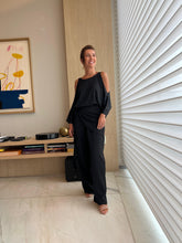 Carregar imagem no visualizador da galeria, Blusa Dália Preta
