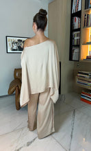 Carregar imagem no visualizador da galeria, Conjunto Blusa Ampla+ Calça Juliana Champanhe Acetinado
