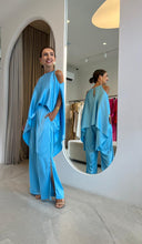 Cargar imagen en el visor de la galería, Conjunto Blusa Marília+ Calça Juliana Azul Acetinado
