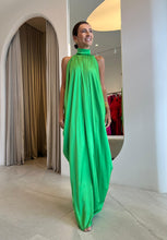 Carregar imagem no visualizador da galeria, Vestido Nina Verde Acetinado
