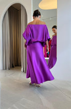 Carregar imagem no visualizador da galeria, Conjunto Blusa Margarida + Saia Priscila Acetinados
