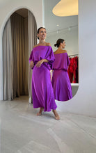 Carregar imagem no visualizador da galeria, Conjunto Blusa Margarida + Saia Priscila Acetinados
