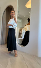 Carregar imagem no visualizador da galeria, Blusa Dália Branca
