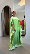 Carregar imagem no visualizador da galeria, Kaftan Bordas Verde Pistache
