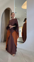 Carregar imagem no visualizador da galeria, Kaftan Simplice Dois Tons Plumas Chocolate com Terracota
