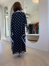 Load image into Gallery viewer, Kaftan Frame Black and White

