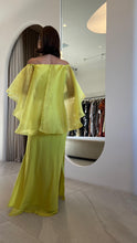 Load image into Gallery viewer, Vestido Loris babado duplo em organza Amarelo
