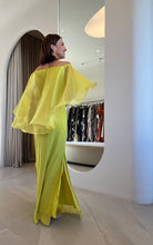 Load image into Gallery viewer, Vestido Loris babado duplo em organza Amarelo
