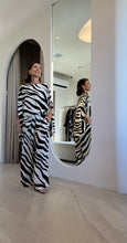 Carregar imagem no visualizador da galeria, Conjunto Blusa Ampla+ Calça Juliana Animal Print
