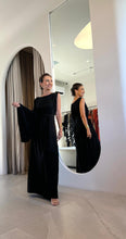 Cargar imagen en el visor de la galería, Vestido Carmelia Preto

